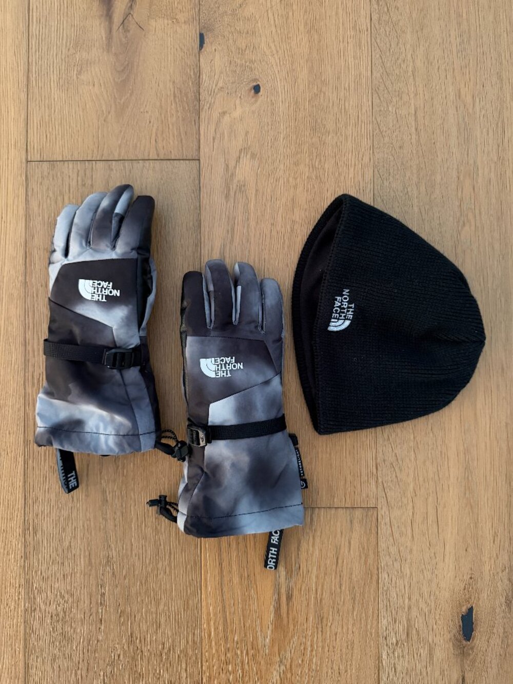North Face Women's Outdoor Future Light Snow Ski Gloves & Knit Hat Bundle